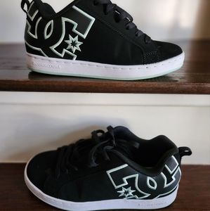 DC shoes